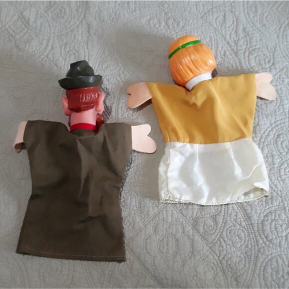 Mr. Rodgers Neighborhood Hand puppets The king and Queen from - Picture 2 of 10